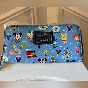 🏰 Disney loungefly wallet